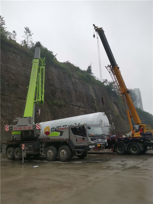 蜀山区“不怕风雨冻”—— 吊车的 “恶劣环境适应” 技术